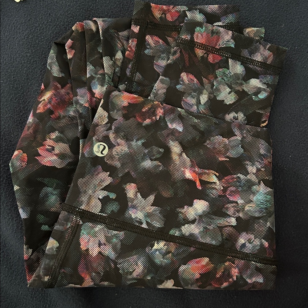 28” Lululemon Wunder Under Leggings